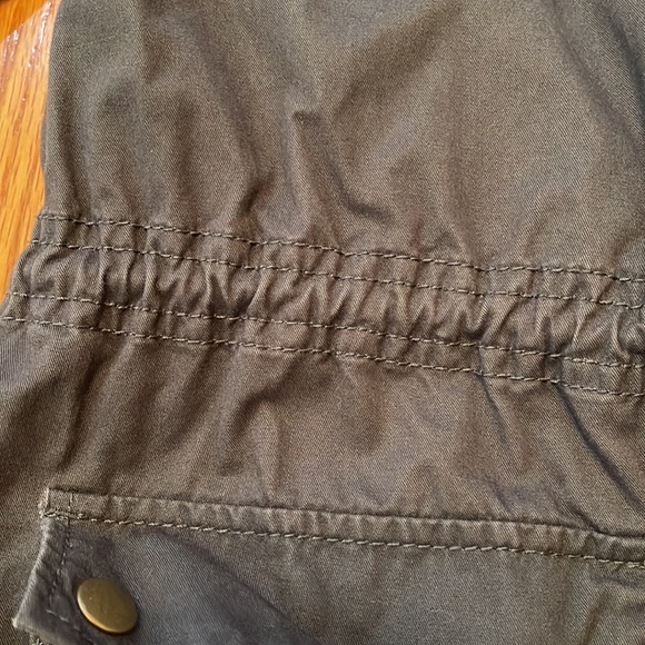 Women's Forever21 Olive Gray-esque Utility Style Lightweight Jacket with Hood - Picture 5 of 14